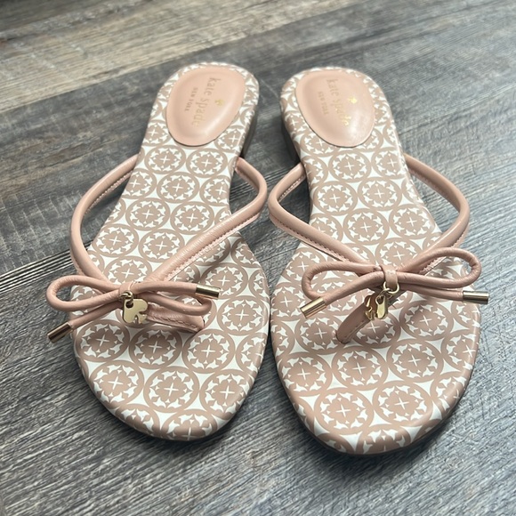 KATE SPADE Leather Blush Pink Flip-Flops - Picture 2 of 6